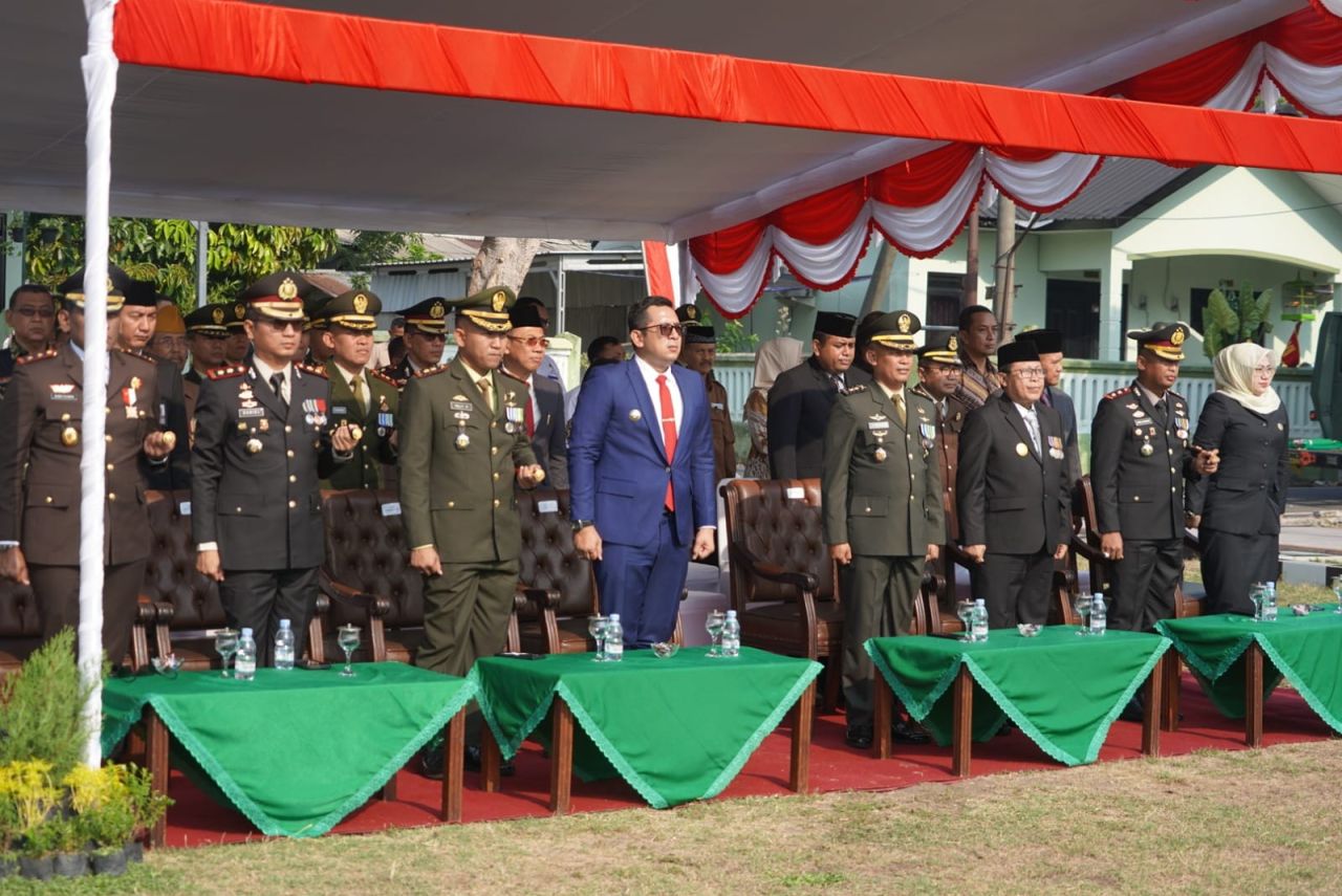 pjs Bupati Mojokerto, Akhmad Jazuli hadiri upacara HUT TNI Ke-79 turut dihadiri jajaran Forkopimda Mojokerto Raya. (ist)