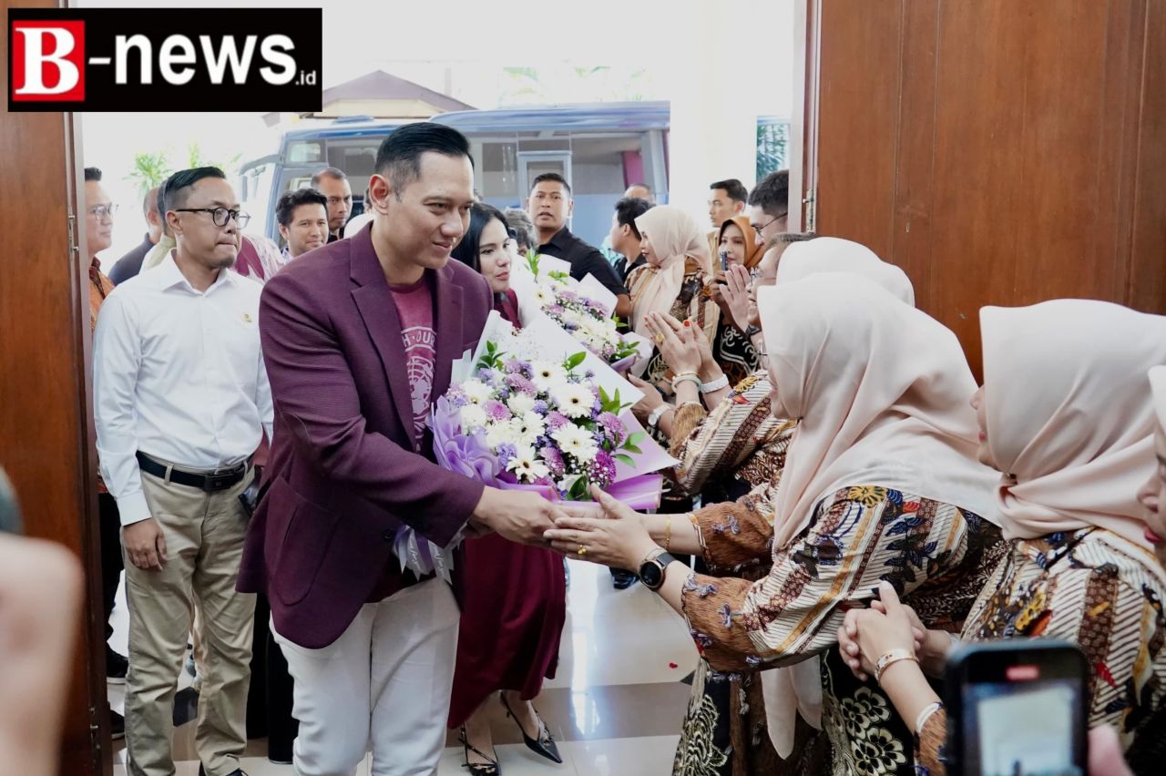 AHY disambut meriah oleh IKAWATI di Gedung Grahadi Surabaya, Minggu (06/10/2024). (ist)