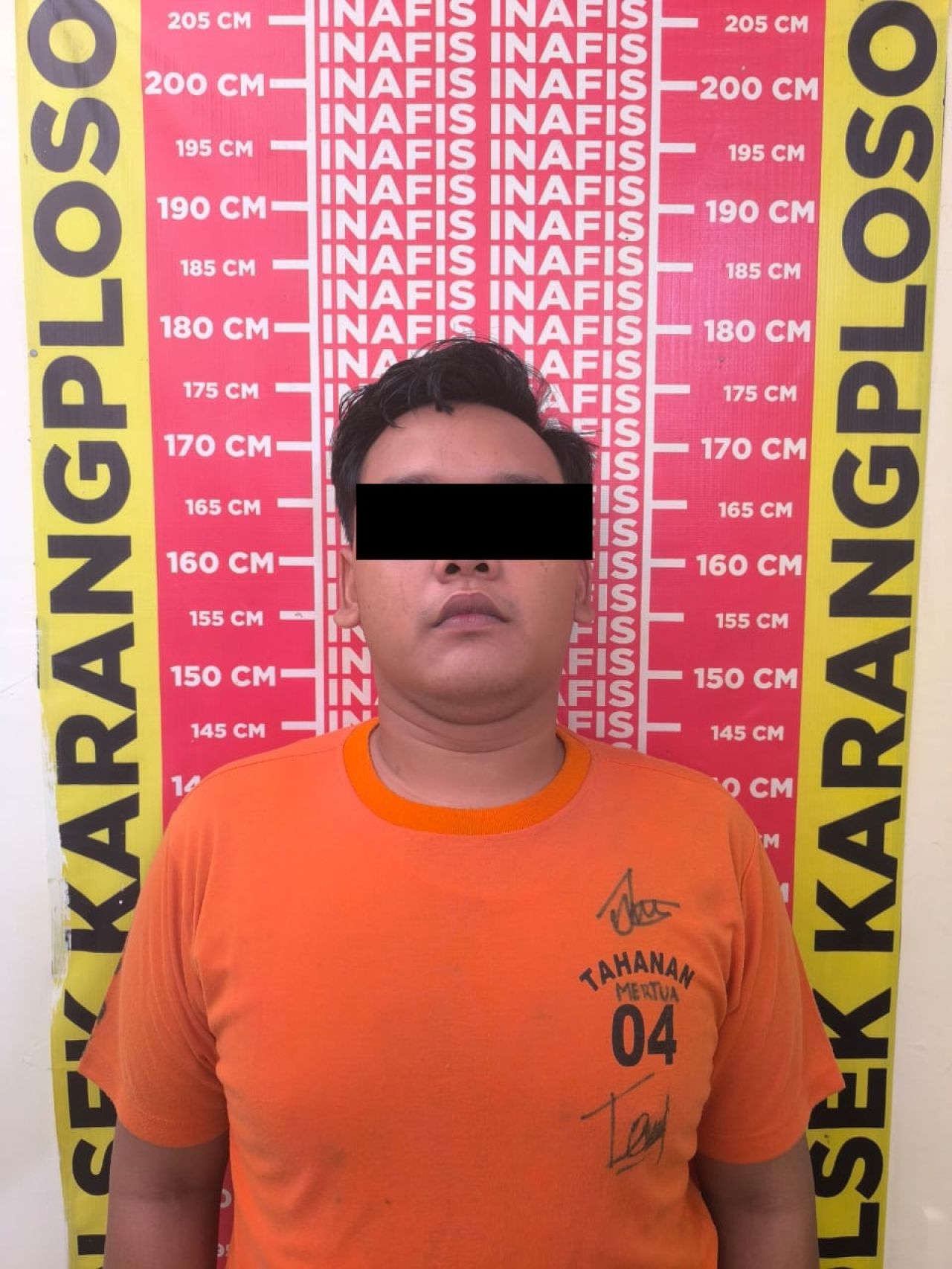 terduga pelaku saat diciduk petugas. (ist)