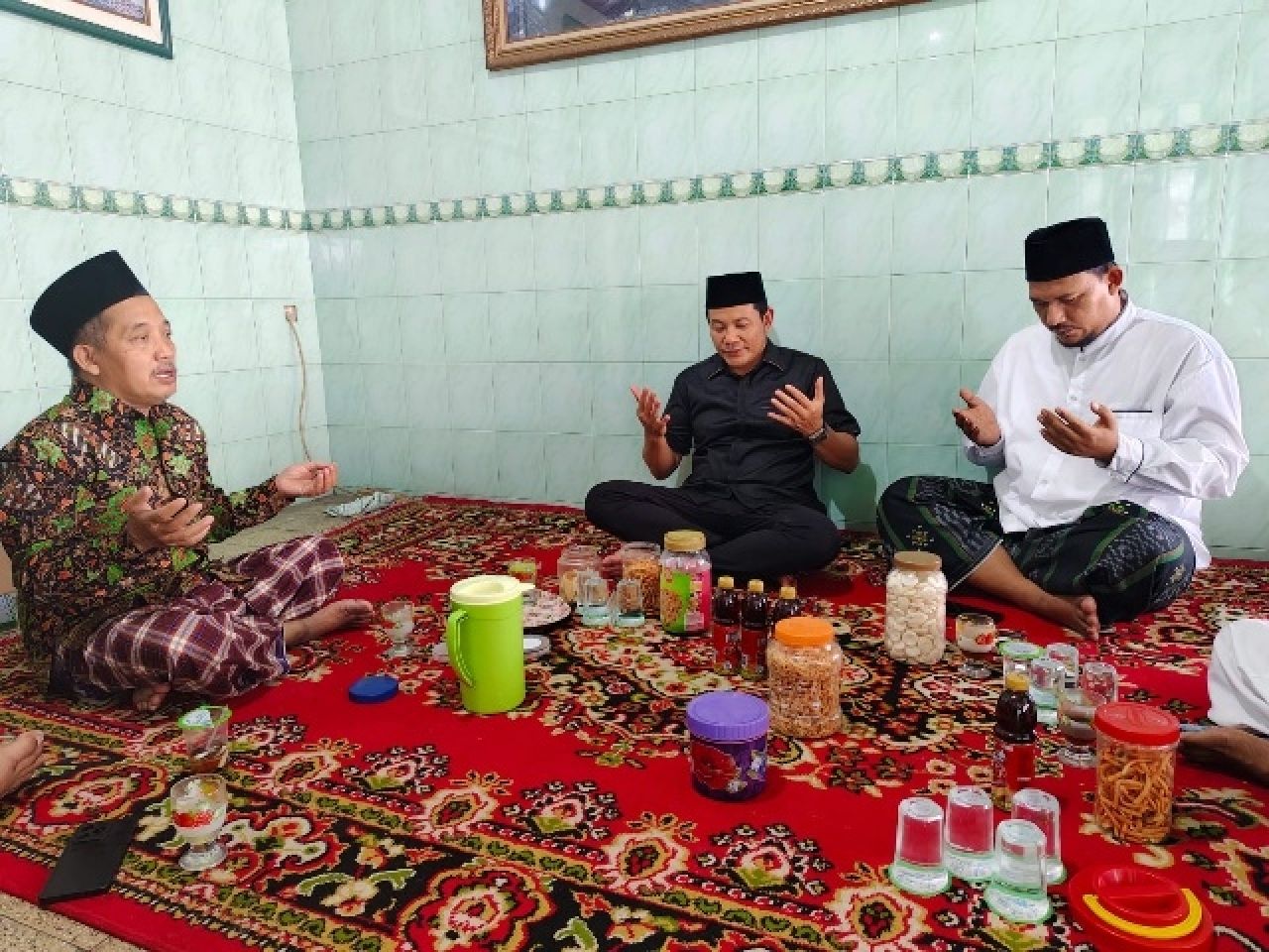 Cabup Subandi silaturahim ke para Kyai untuk meminta doa restu kemenangan. (Ist)di