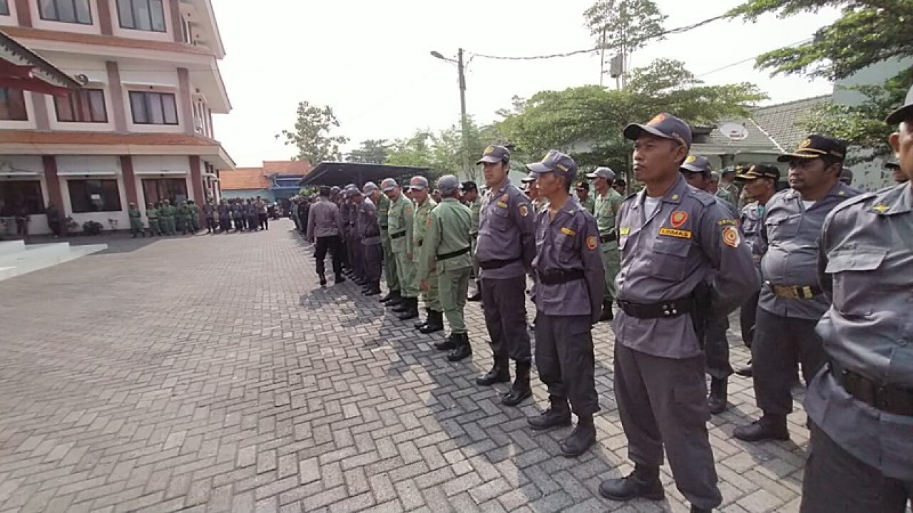 Polisi Gelar Pelatihan Linmas, Songsong Pilkada Serentak 2024