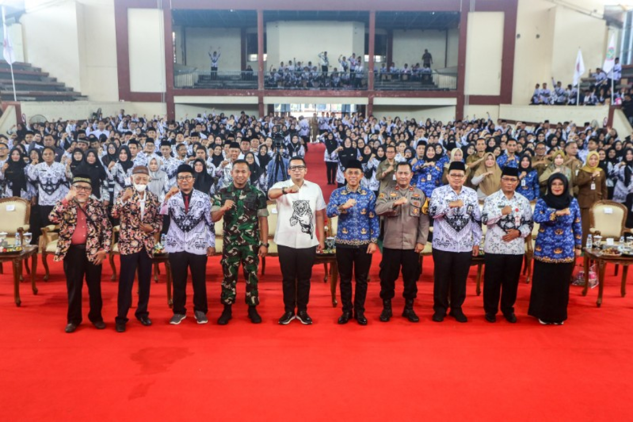 Peringati HUT Ke-79 PGRI dan Hari Guru Nasional, Kota Mojokerto Berbagi Penghargaan bagi Pahlawan Pendidikan