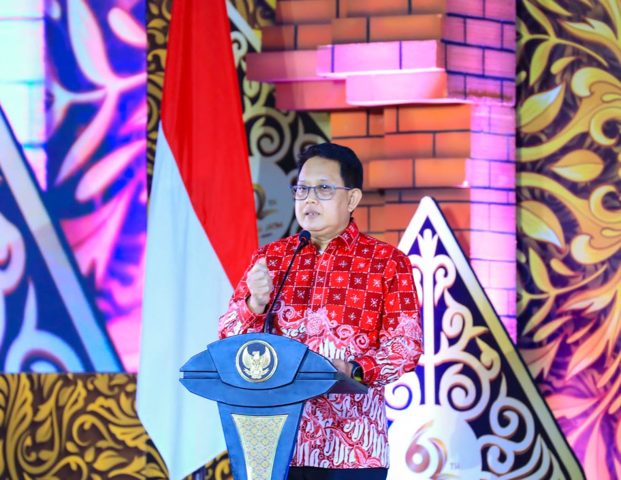 Pj Gubernur Adhy Karyono saat menghadiri acara Bapenda Jatim di kantor Bapenda. (Ist)