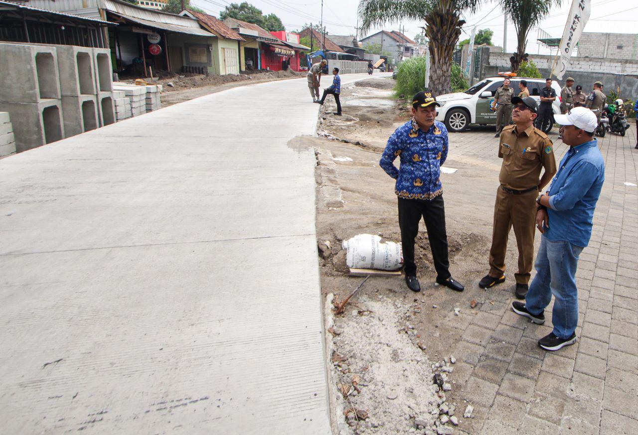 Plt. Bupati Sidoarjo Pastikan Pengerjaan Betonisasi Jalan Tuntas Sebelum Akhir Tahun 