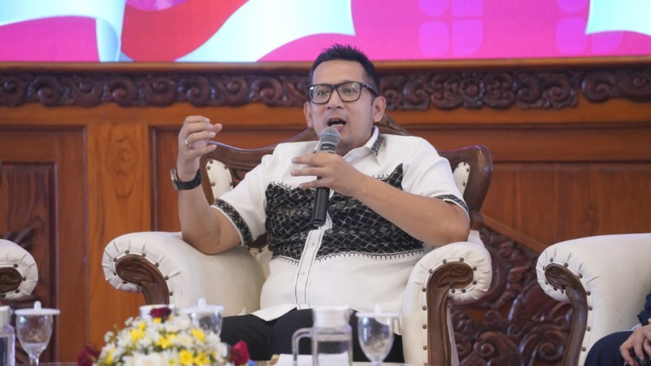 Pj Wali Kota Mojokerto Moh Ali Kuncoro saat menjadi nara sumber dalam talk show peringati Hakordia. (ist)