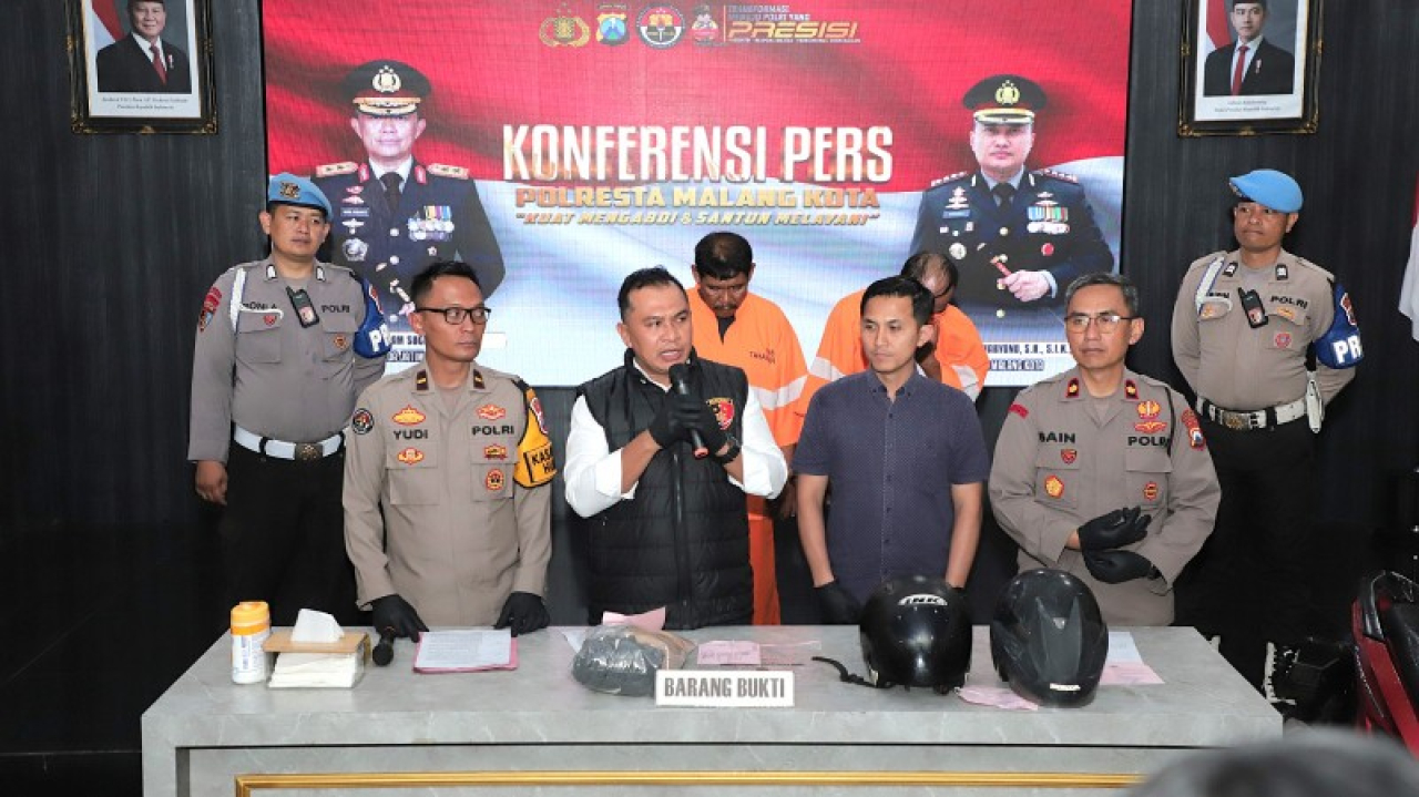 Kasatreskrim Polresta Malang Kompol Muhammad Sholeh saat konferensi pers. (ist)