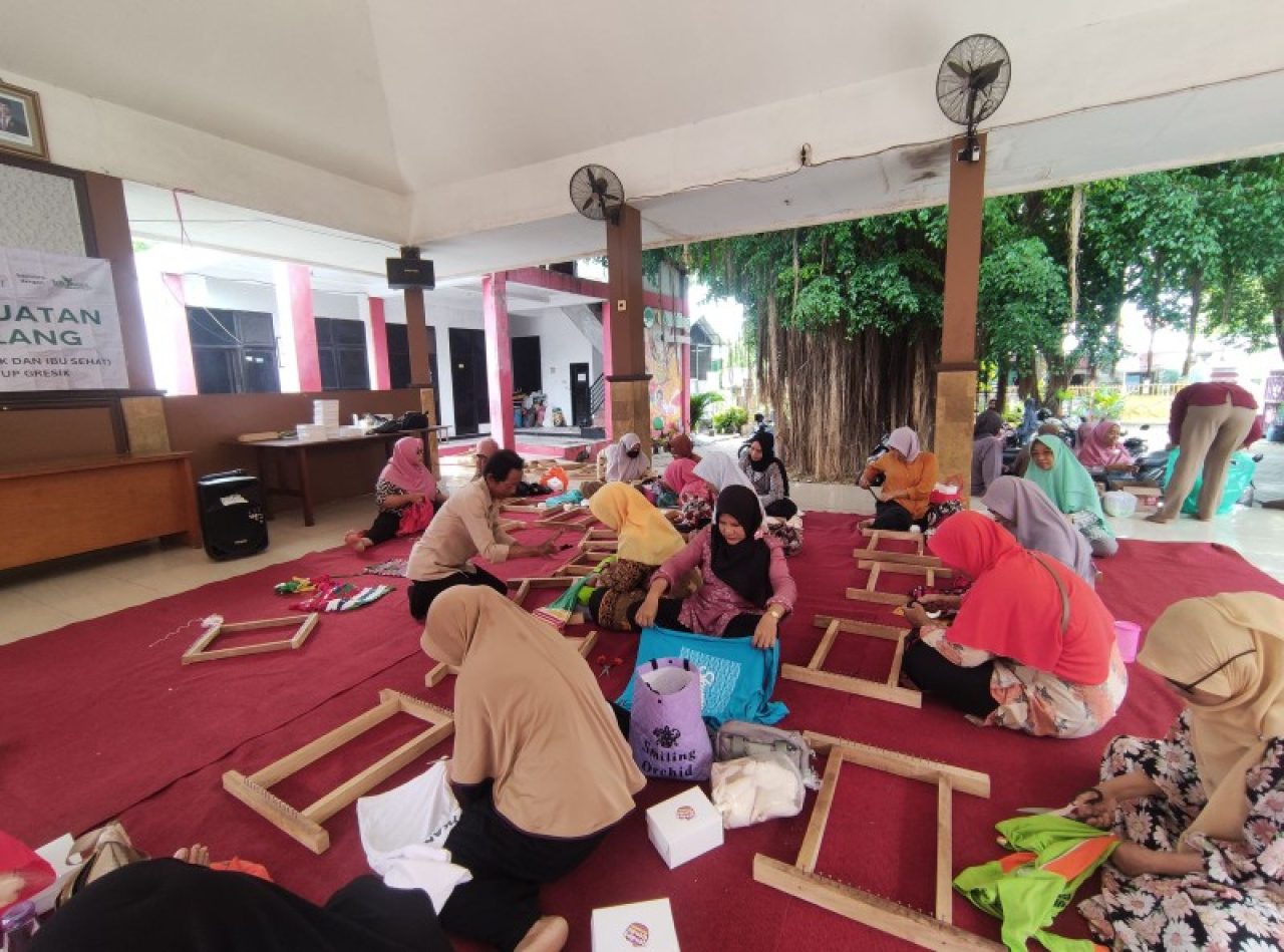 PLN Gresik Gelar Pelatihan Pemanfaatan Kain Bekas, Olah Sampah Menjadi Rupiah