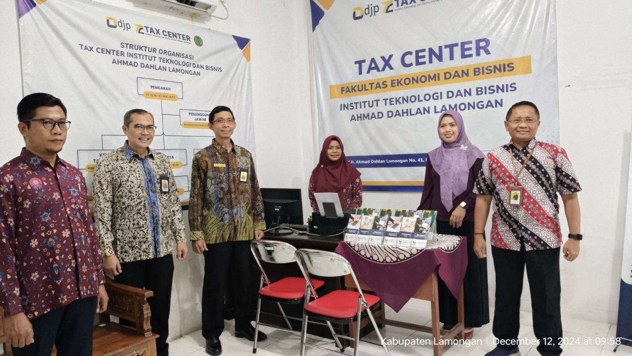 Heru Susilo dan Arif Puji Susilo serta Ketua Tax Center ITB AD. (Ist)