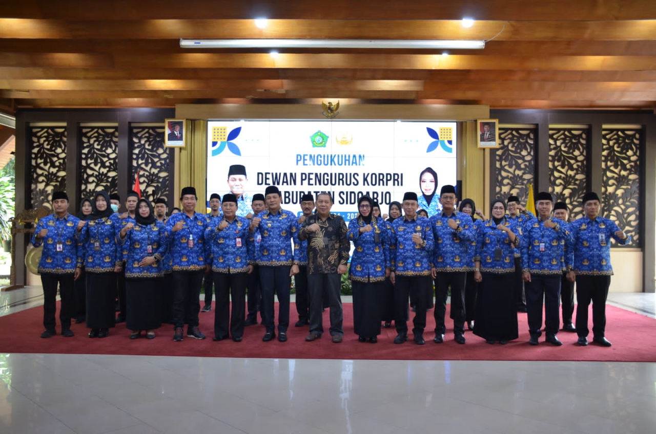 Plt Bupati Sidoarjo, foto bersama usai pengukuhan pengurus Korpri periode 2024-2029.(ist)