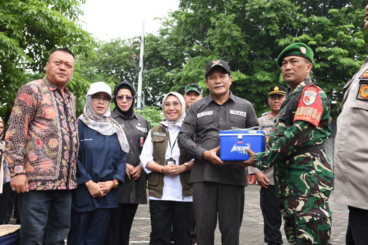 Plt Bupati Subandi, bersama Kepala Dinas Peternakan Provinsi Jatim Indyah Aryani, Sekda Sidoarjo Fenny Apridawati serta beberapa kepala OPD Sidoarjo. (Ist)