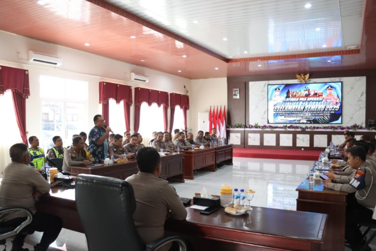 Latihan Pra Operasi Keselamatan Semeru 2025 dipimpin oleh Wakapolres Mojokerto Kota Kompol Suwarno di Aula Hayam Wuruk. (ist)