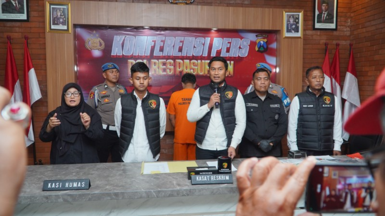 Kasatreskrim Polres Pasuruan AKP Adimas Firmansyah membeberkan kronologis tindak penganiayaan yang merenggut nyawa di Pandaan. (ist)