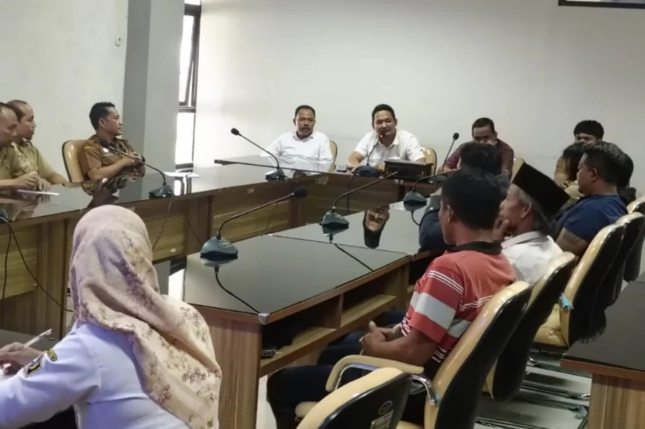 Komisi III DPRD Kab. Blitar Gelar Hearing dengan Penambang Pasir, Bahas Solusi atas Penutupan Tambang