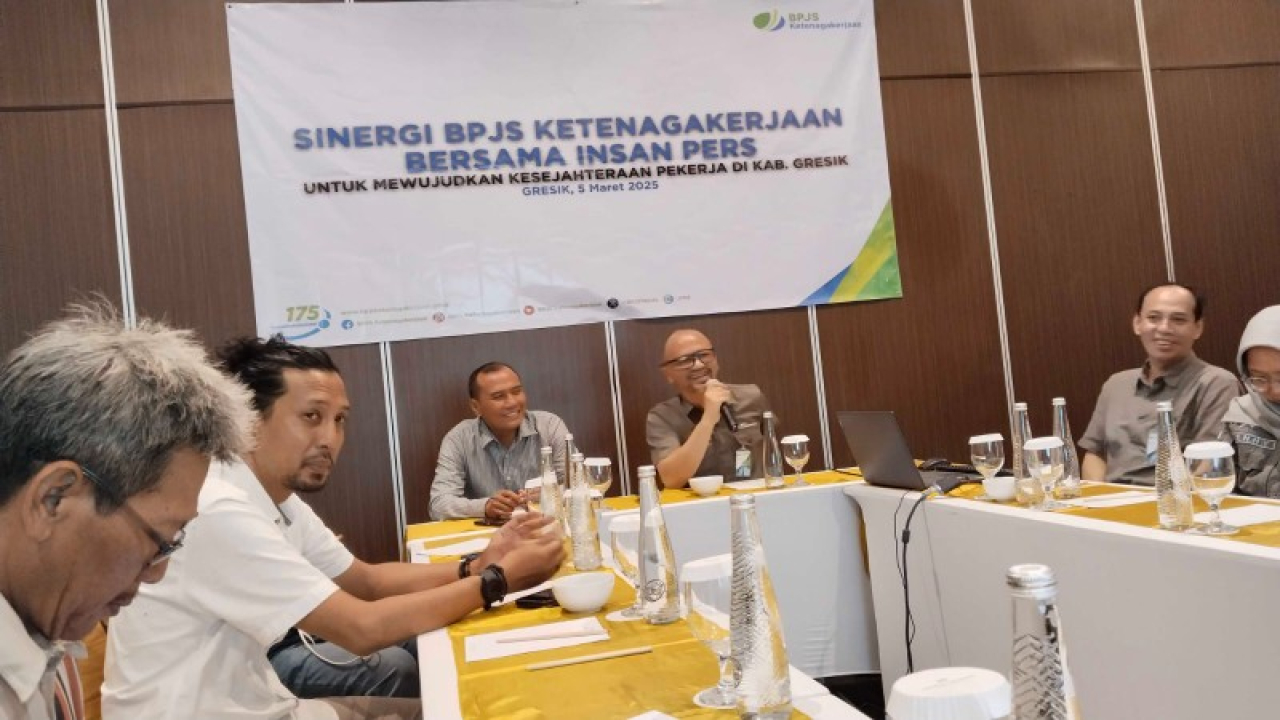 Kepala BPJS Ketenagakerjaan Gresik, Bunyamin Najmi dalam salah satu sosialisasi. (ist)