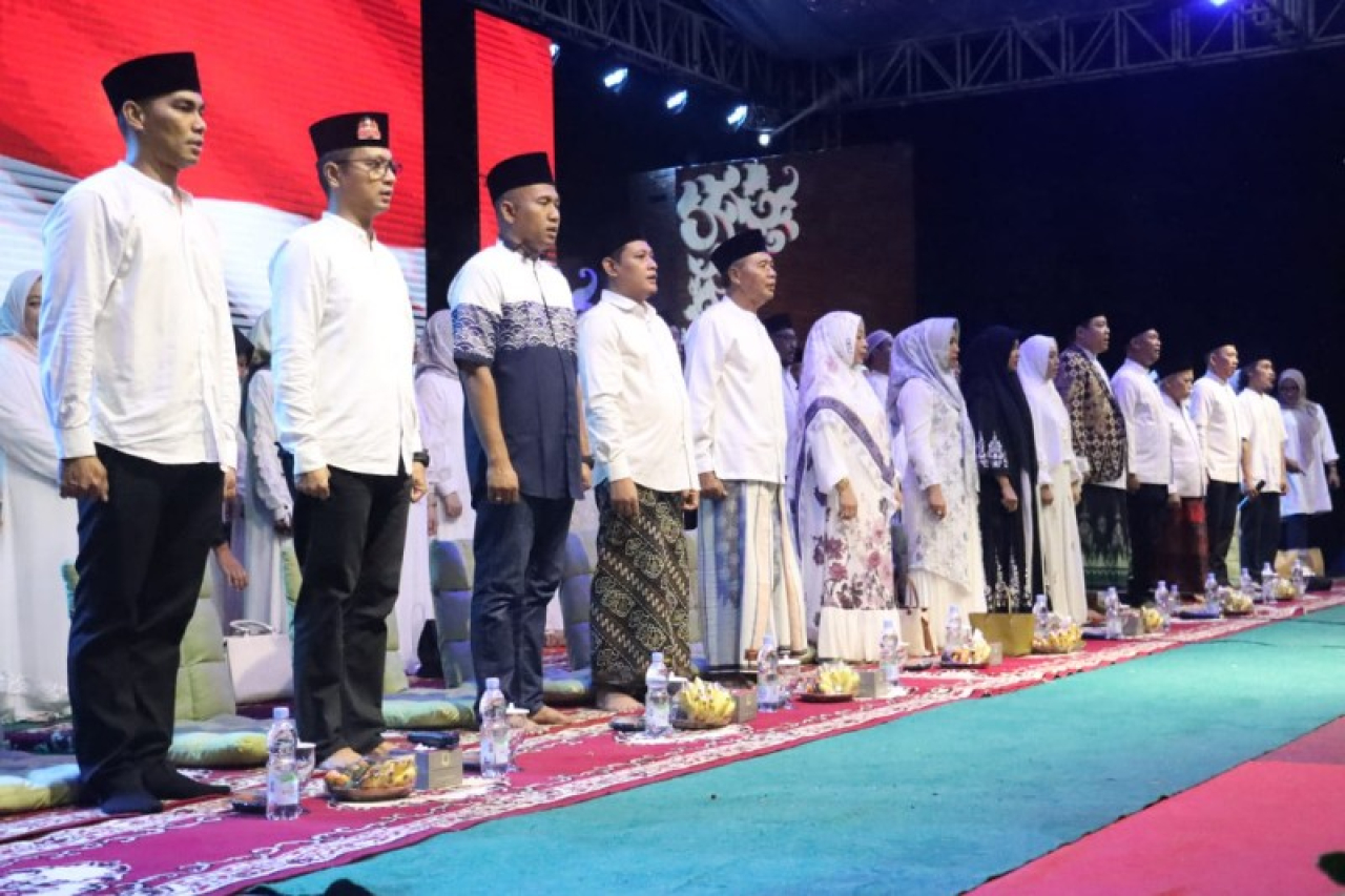 Wali Kota Mojokerto Ika Puspitasari bersama Wakil Wali Kota Mojokerto Rachman Sidharta Arisandi dan jajaran Forkopimda Kota Mojokerto. (ist)