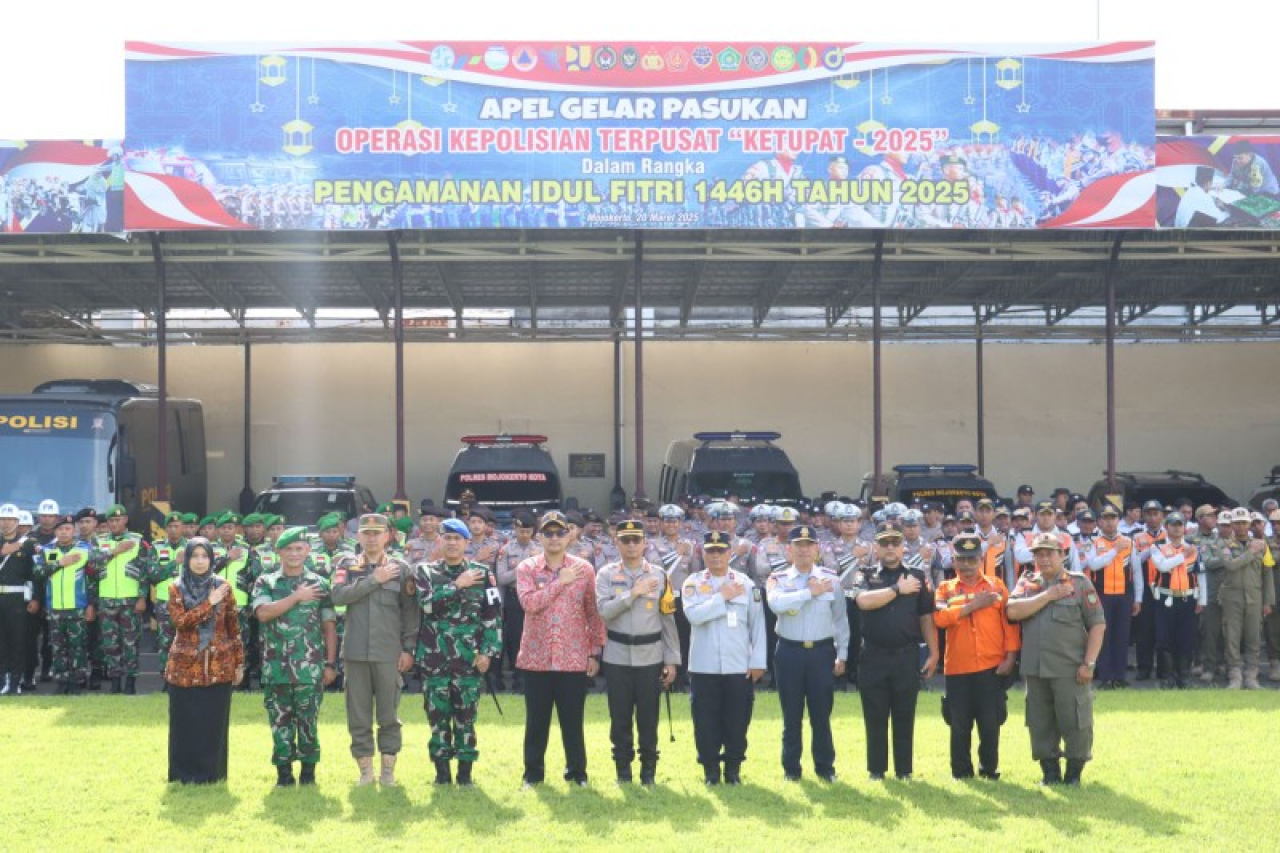 Kapolres Mojokerto Kota AKBP Daniel S Marunduri bersama jajaran instansi terkait Ops. Ketupat. (ist)