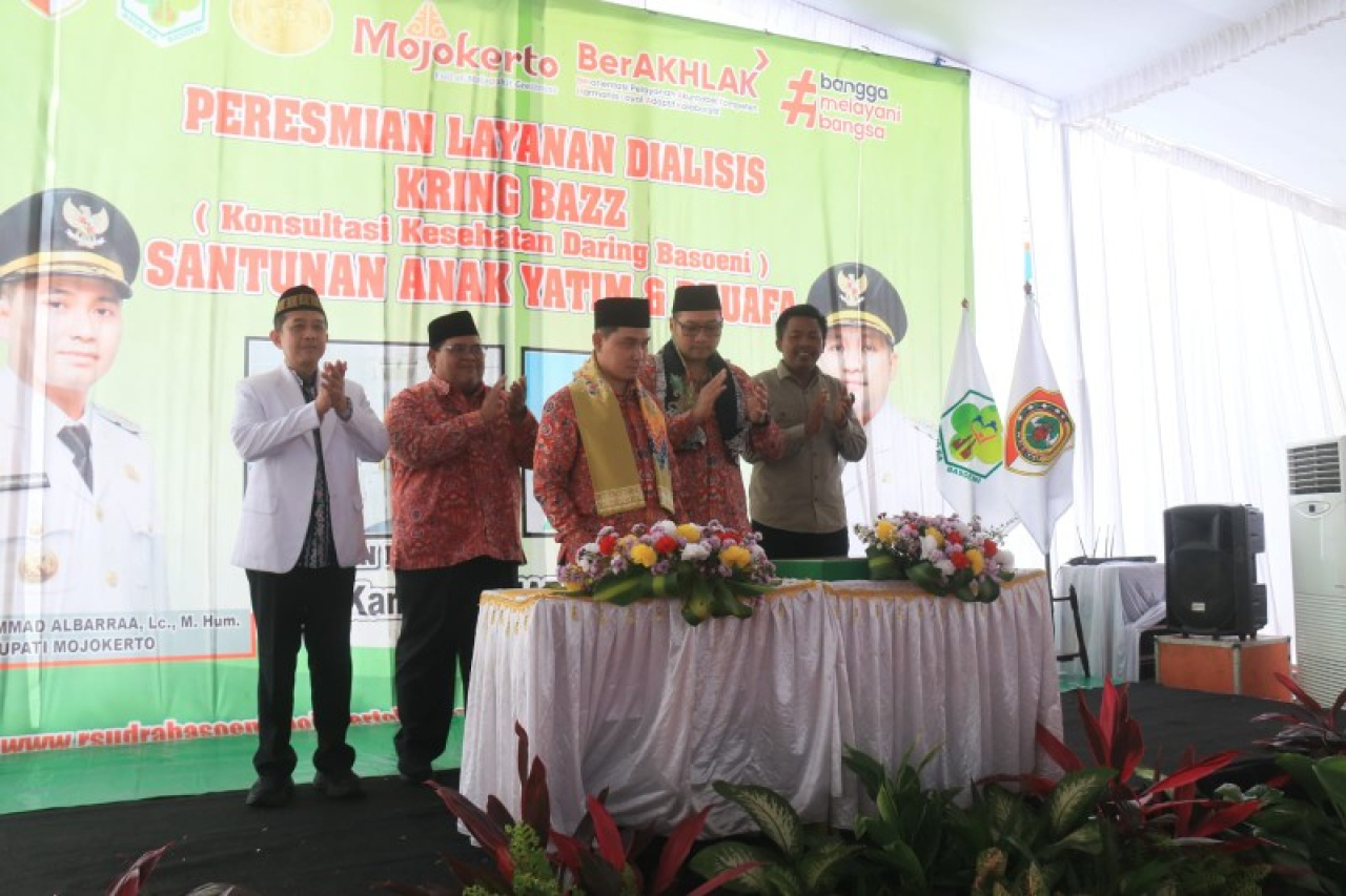 Bupati Mojokerto Muhammad Al Barra meresmikan Inovasi Layanan di RS. RA. Basoeni. (ist)
