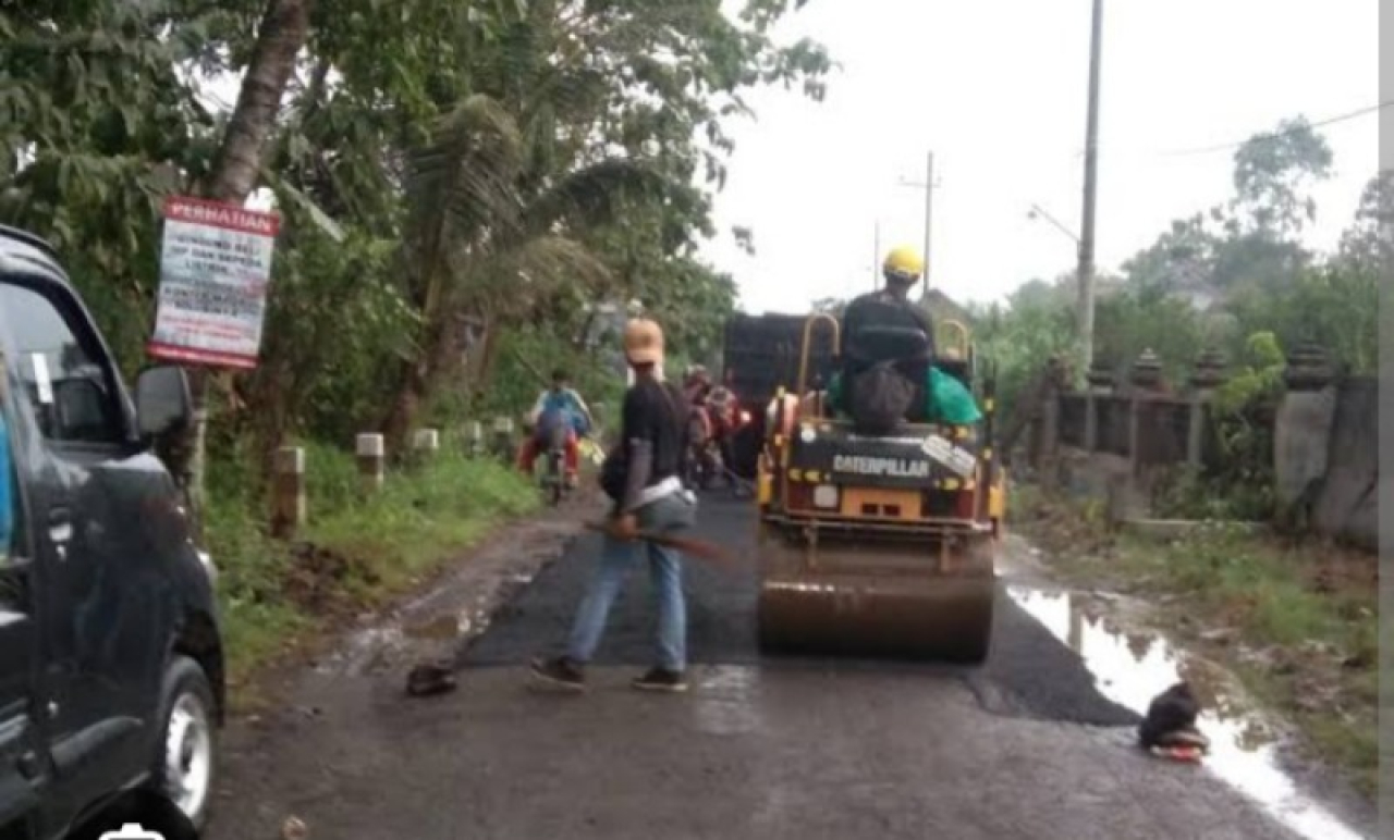 Dinas PU Bina Marga Kabupaten Malang kebut perbaiki infrastruktur jalan menyambut Hari Raya Idul Fitri, sehingga perjLan penudik, aman dan nyaman dalam berkendara. (ist)