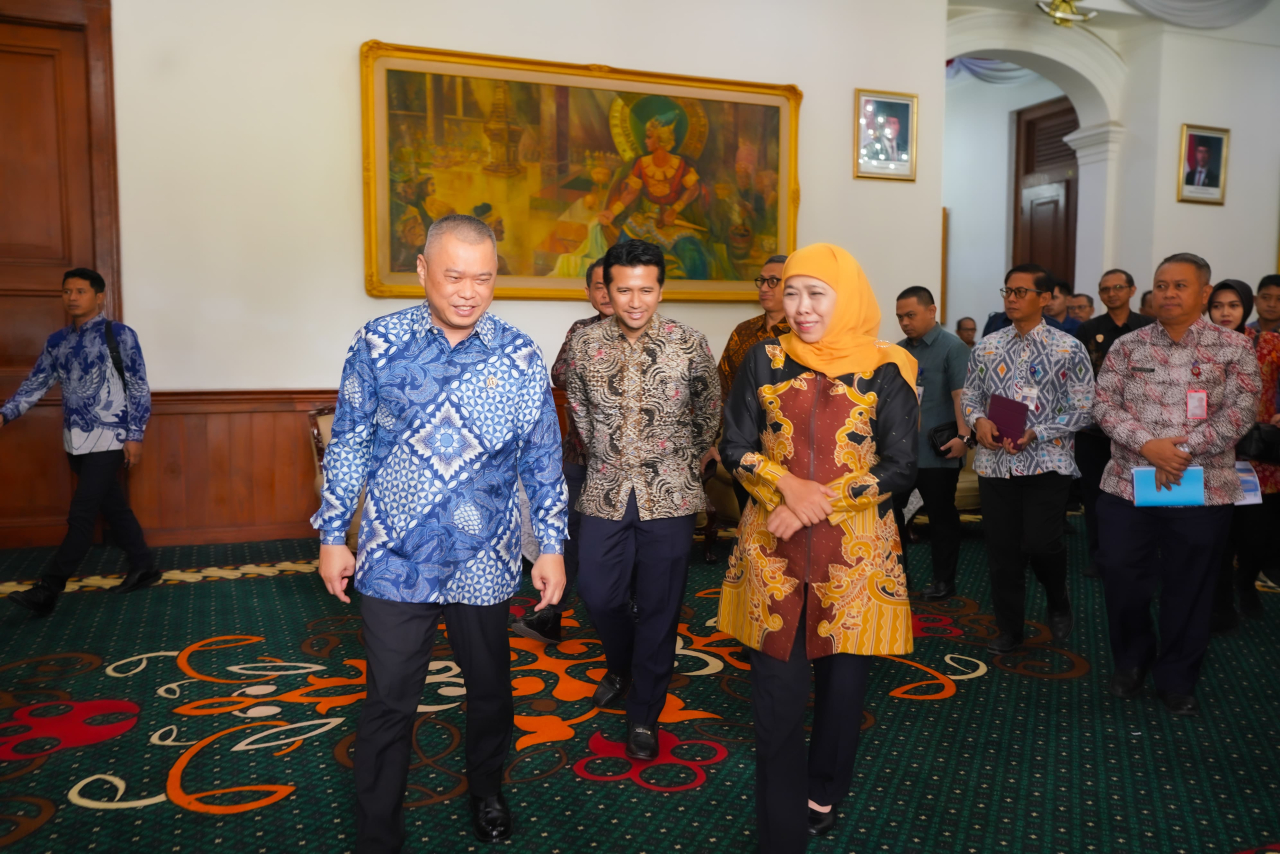 Bahas Angkutan Lebaran Bersama Menhub RI, Gubernur Khofifah Pastikan Jatim Siap Sinergi Wujudkan Kelancaran Arus Mudik 2025. (Ist)