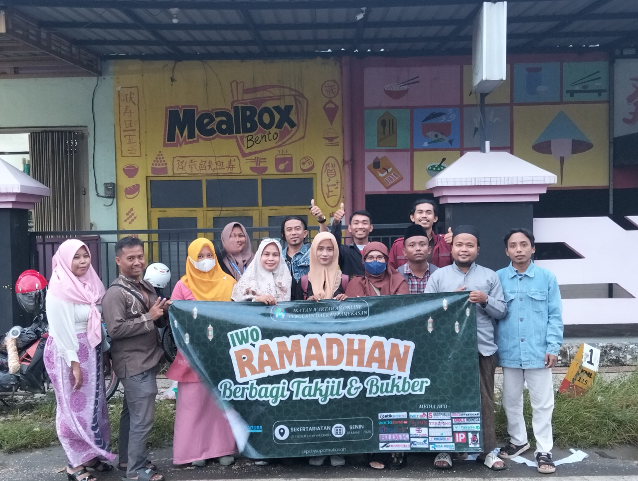 Ikatan wartawan online ( IWO) Pamekasan berbagi berkah Ramadan (ist)gi