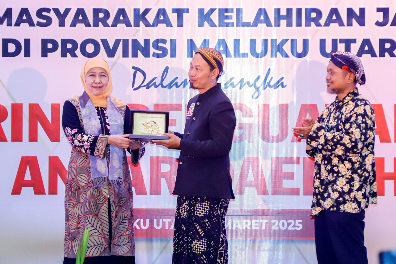 Gubernur Khofifah Ajak Masyarakat Jatim di Malut Pererat Persaudaraan dan Perkuat Usaha Kedua Daerah