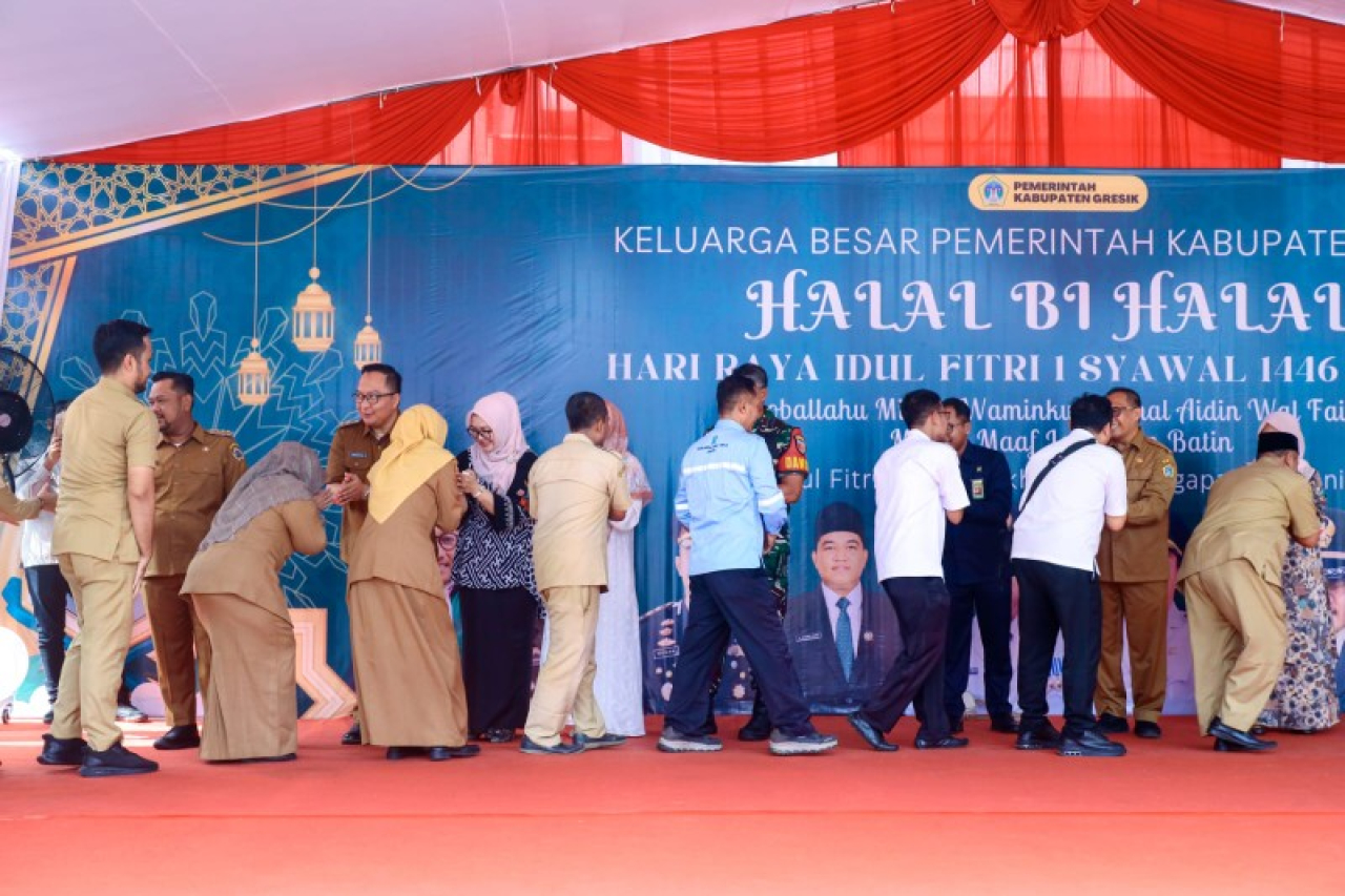 Bupati, wakil bupati beserta jajaran Forkopimda menerima ucapan selamat Idul Fitri dari seluruh pegawai Pemkab Gresik. (ist)