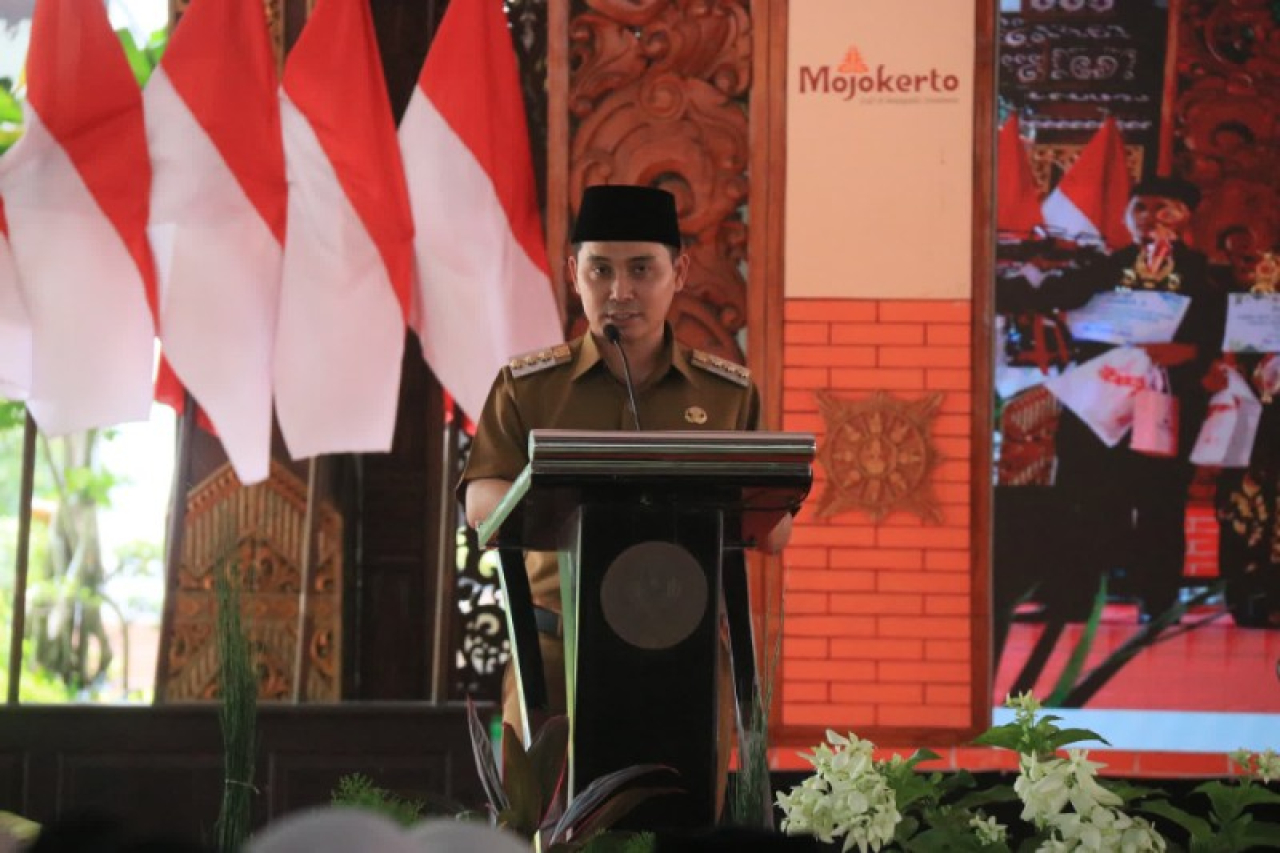 Bupati Mojokerto Gus Barra saat memberikan sambutannya dalam Peningkatan Kapasitas Duta Genre Desa. (ist)