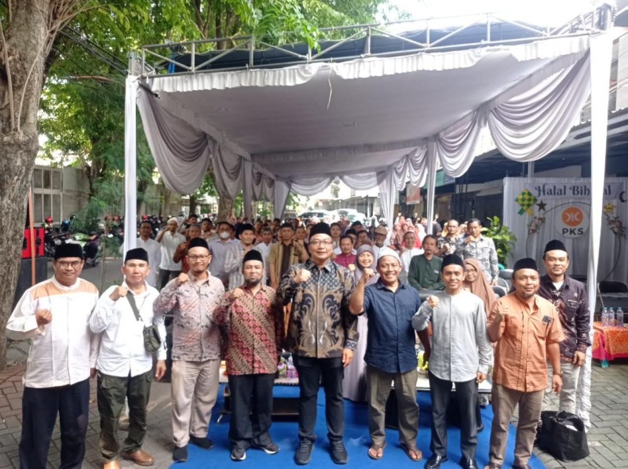 wabup Gresik bersama jajaran pengurus DPd PKS Gresik. (ist)