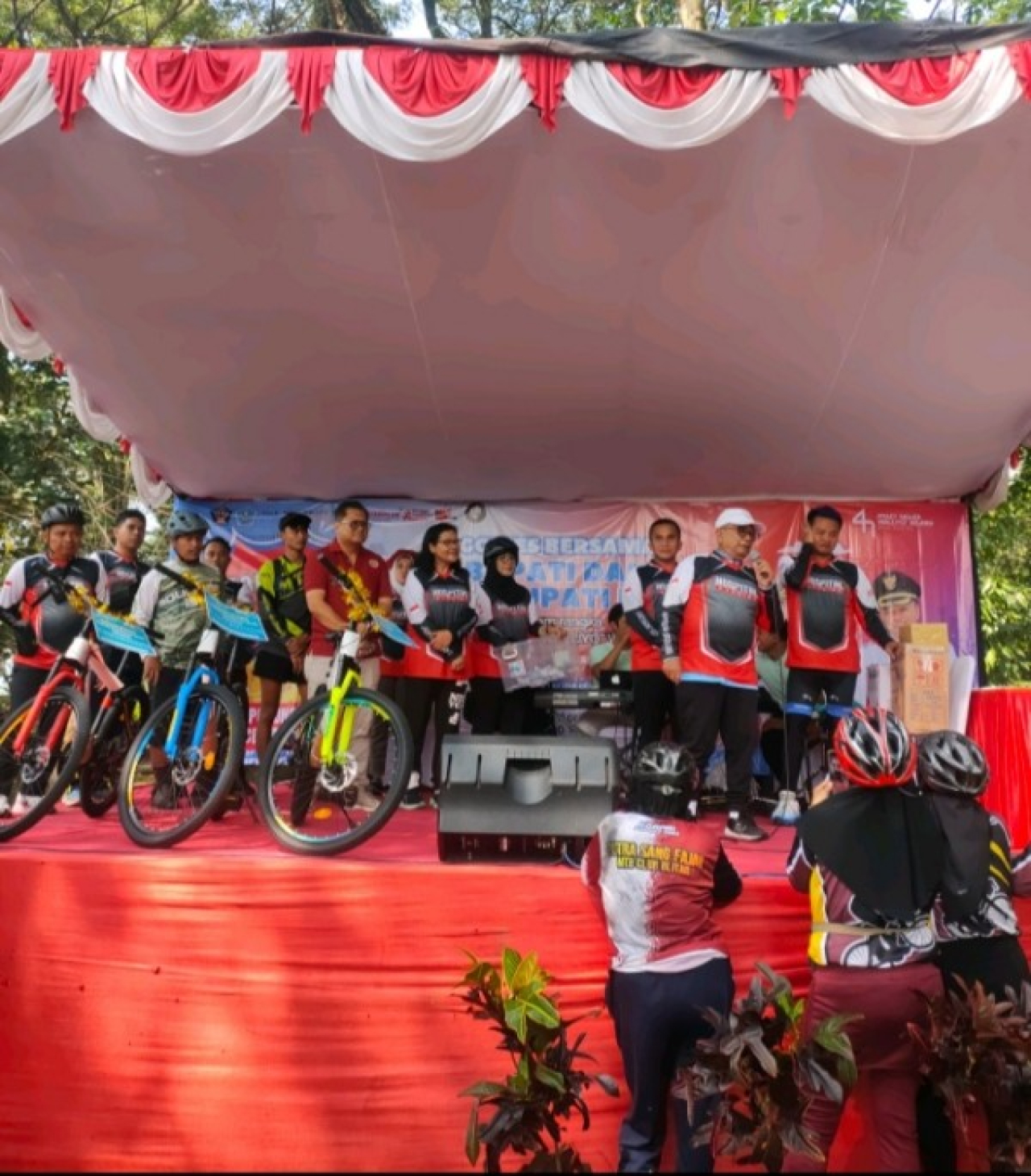 RSUD Ngudi Waluyo saat giat Gowes bersama Bupati dan Wabup dalam rangka HUT ke 41. (Ist)