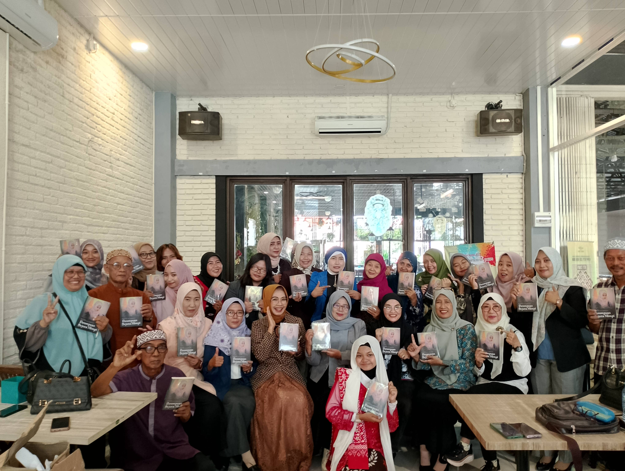 Perempuan Sejuta Mimpi dari Komunitas Guru Penulis Sidoarjo