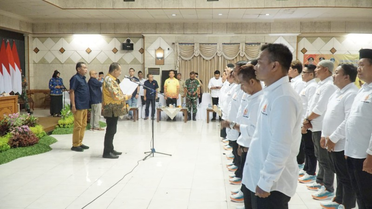 Pengukuhan pengurus KONI Gresik 2025-2029. (ist)