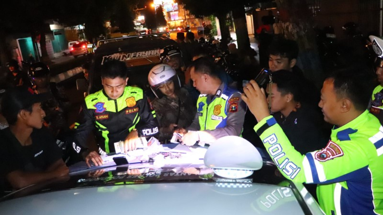 Jajaran Polres Ponorogo rutin gelar razia malam, cegah premanisme dan balapan liar. (ist)