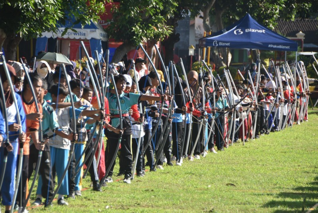 Kejuaraan Panahan digelar oleh Polres Bondowoso dalam rangka HUT Bhayangkara Ke-79. (ist)