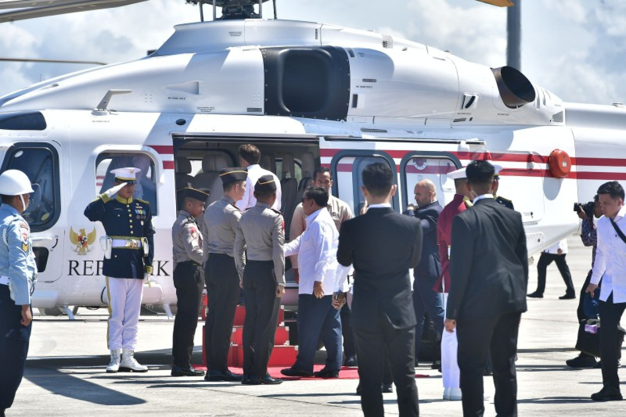 Polri Berikan Layanan Penerbangan Kepresidenan untuk Presiden RI dan Presiden Perancis dengan Helikopter AW 189