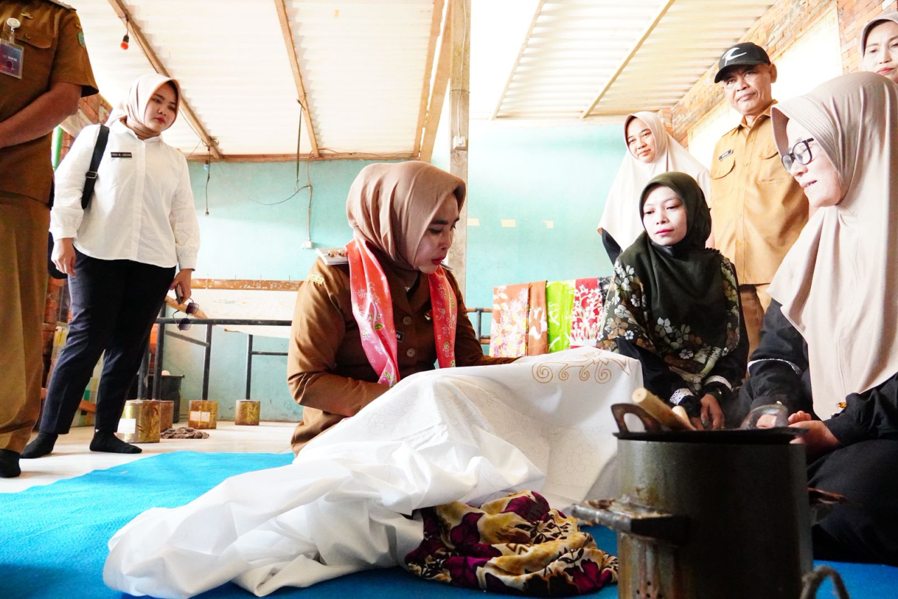 Wabup Sidoarjo Dorong Peningkatan UMKM Unggulan Desa Suwaluh