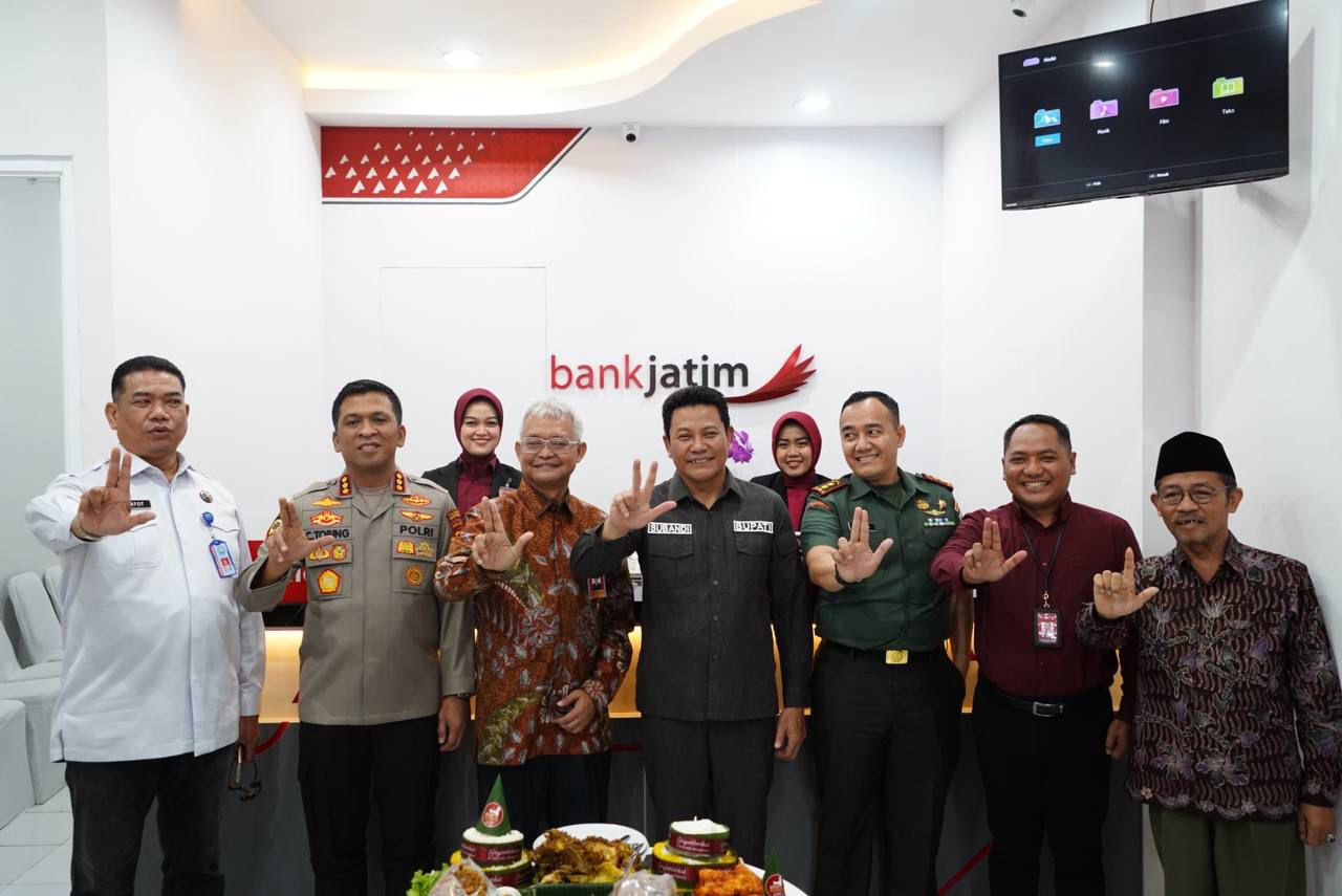 Bank Jatim Beri Bantuan 60 Unit Jamban Sehat melalui Dana CSR, Bupati Subandi Beri Apresiasi