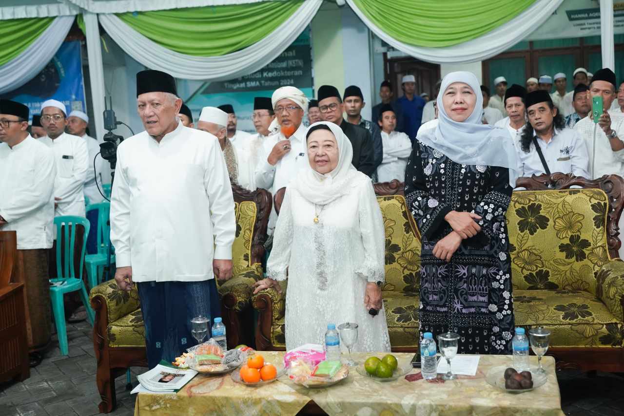 Gubernur Khofifah hadiri acara Istighosah dan Seminar Pengusulan Gelar Pahlawan Nasional KH Muhammad Yusuf Hasyim” yang digelar di halaman SMP–SMA Unggulan Amanatul Ummah, Surabaya. (Ist)