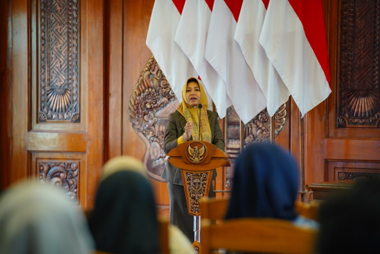 Wali Kota Mojokerto Ika Puspitasari saat memberikan sambutan dan arahannya dalam sosialisasi anti pungli. (ist)