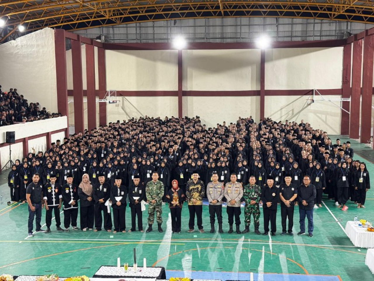 Pengesahan warga baru PSHT Cabang Mojokerto dihadiri Wali Kota Mojokerto dan Wabup Mojokerto serta jajaran Forkopimda. (ist)