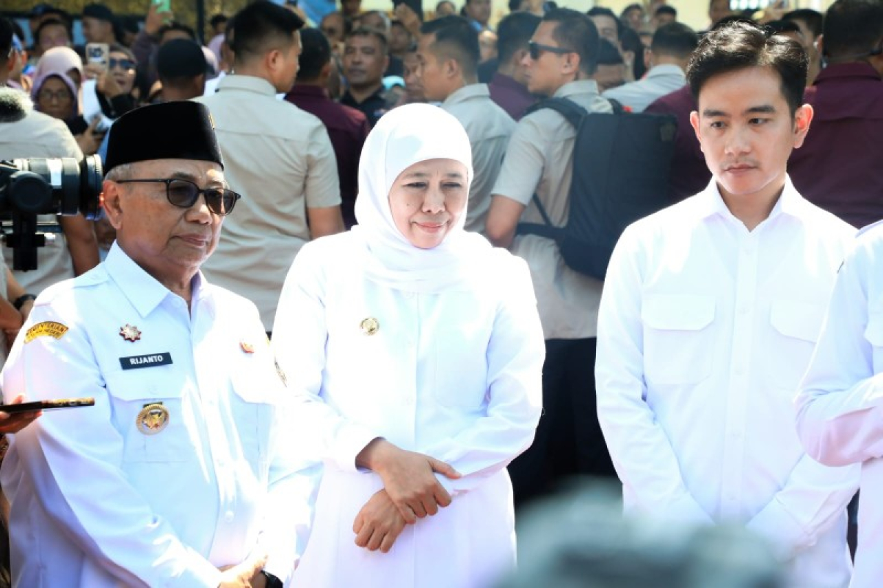 Wapres Gibran Apresiasi Bazar Blitar Djadoel, Khofifah Komitmen Berdayakan Koperasi-UMKM dan Ekonomi Kreatif di Jatim