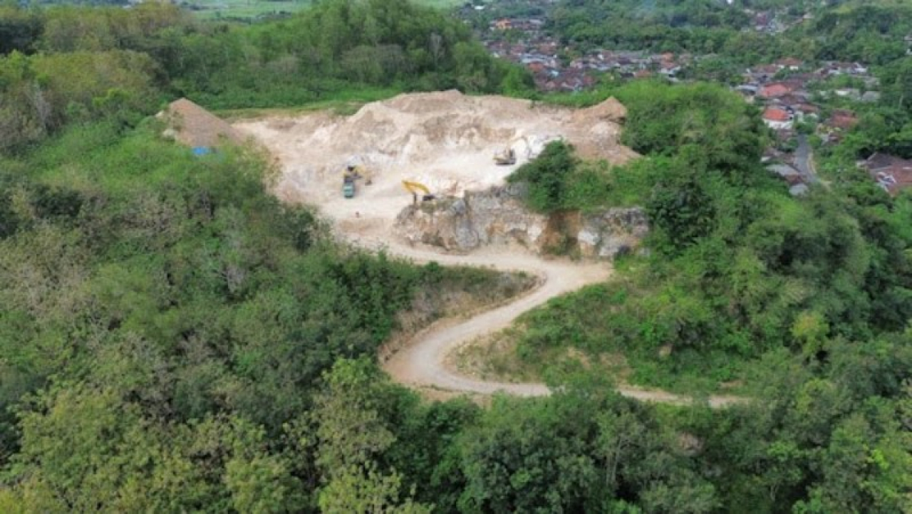 ilustrasi: Kerusakan lingkungan tergerus aktifitas Tambang. (ist)