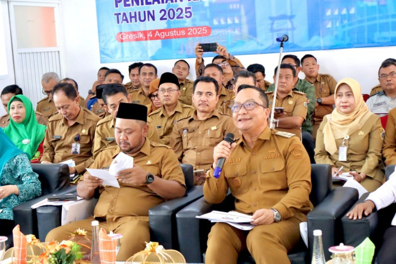 Bupati Fandi Akhmad Yani, Wakil Bupati Gresik, Asluchul Alif paparkan 9 tatanan sehat. (ist)