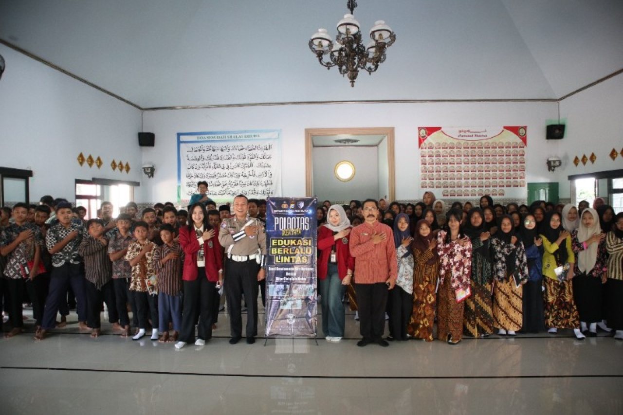 Usai sosialisasi lakukan foto bersama. (ist)