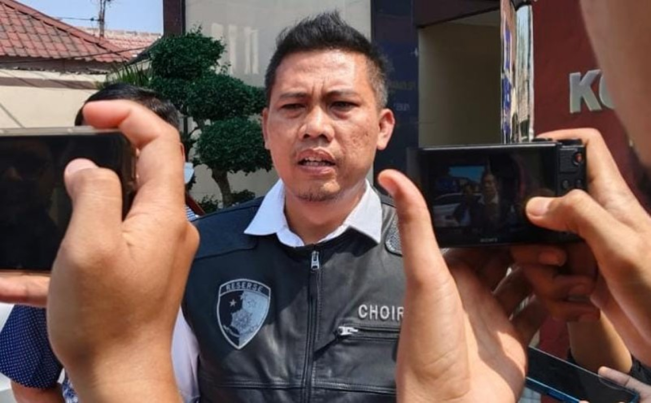 Kasatreskrim Polres Pasuruan Kota AKP Iptu Choirul Mustofa ungkap tindak pidana pencurian ATM yang berhasil diamankan. (ist)