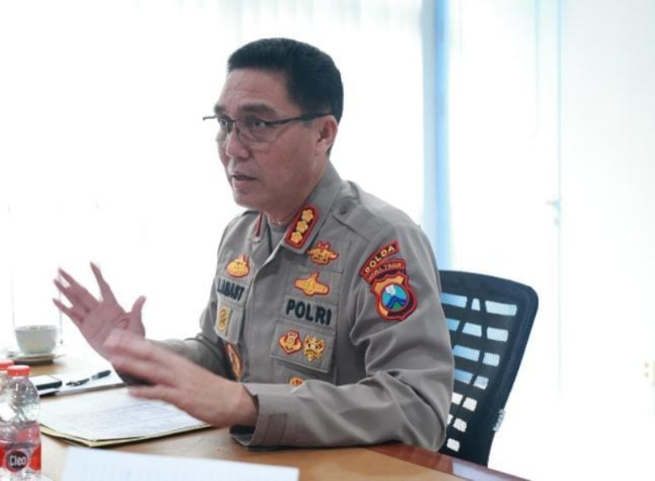 Kabid Humas Polda Jatim Kombes Pol Jules Abraham Abast dalam konferensi persnya. (ist)