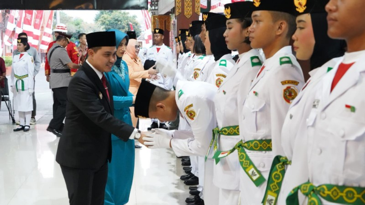 80 Anggota Paskibraka Resmi Dikukuhkan Bupati Mojokerto