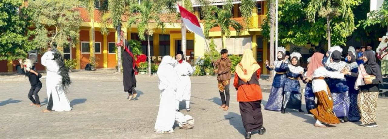 Tari Barong oleh siswa siswi SMP Muhammadiyah. (ist)
