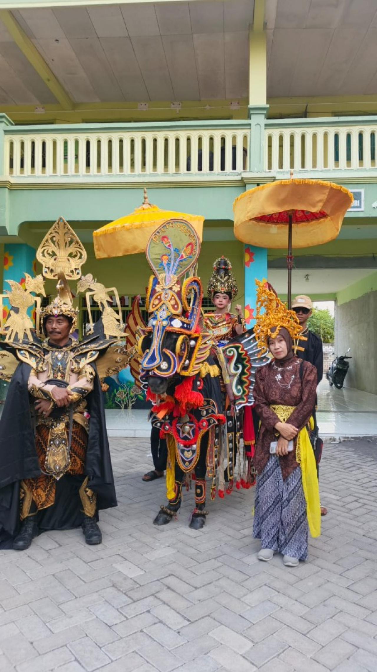 Salah satu peserta pawai dari MI Hidayatus Salam, Haidar Gibran Fairuz Atmaja. (ist)