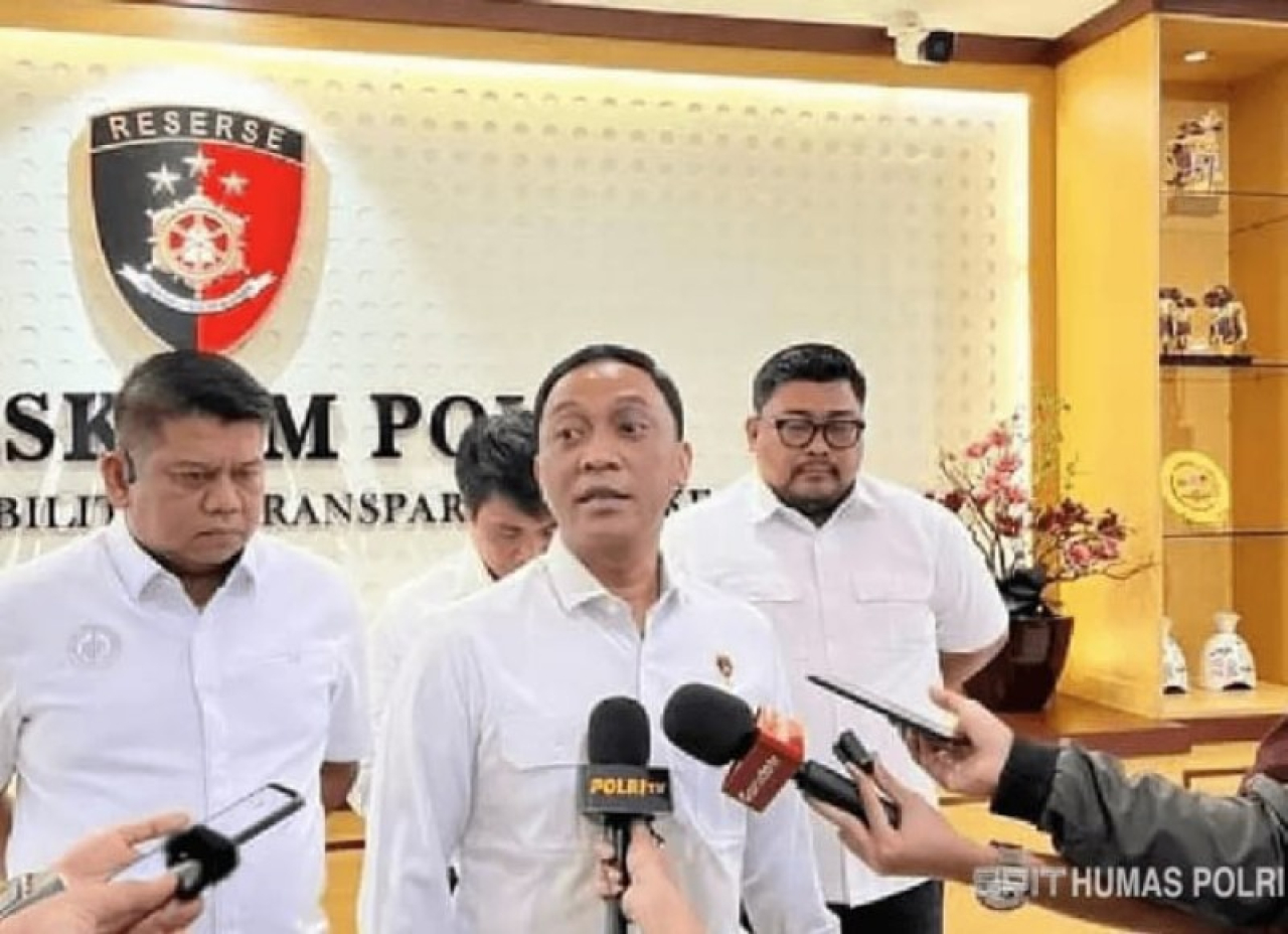 Dittipidnarkoba Brigjen Pol. Eko Hadi Santoso saat konferensi pers terkait pengungkapan kasus Happy Water. (ist)