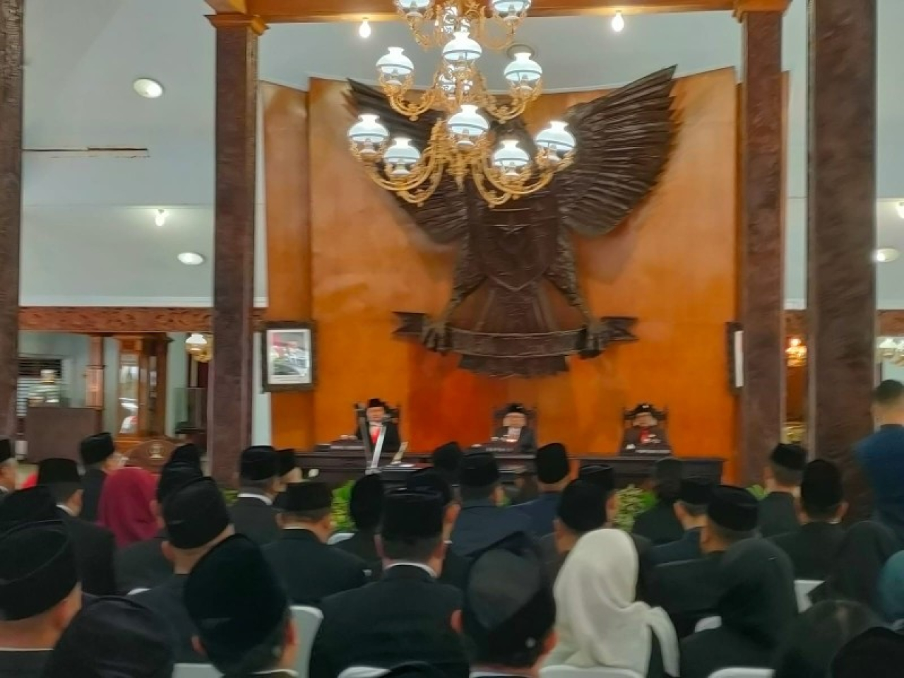 Ketua DPRD Kabupaten Blitar saat menghadiri pelantikan pejabat. (ist)